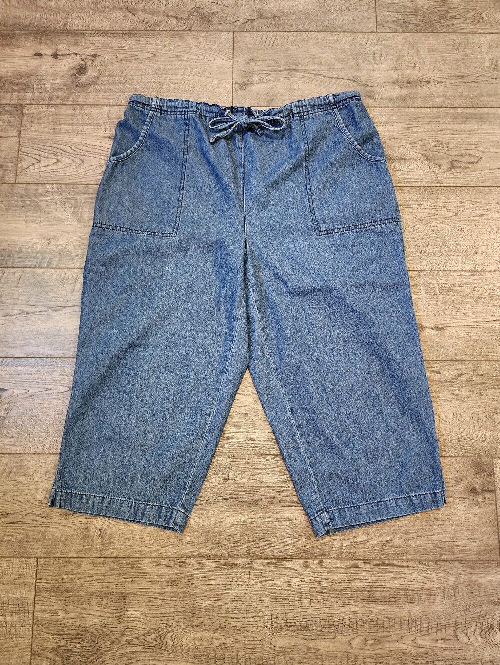 Erika Womens Blue Denim Capri Pants Size Petite Large Pockets Pull-On Drawstring